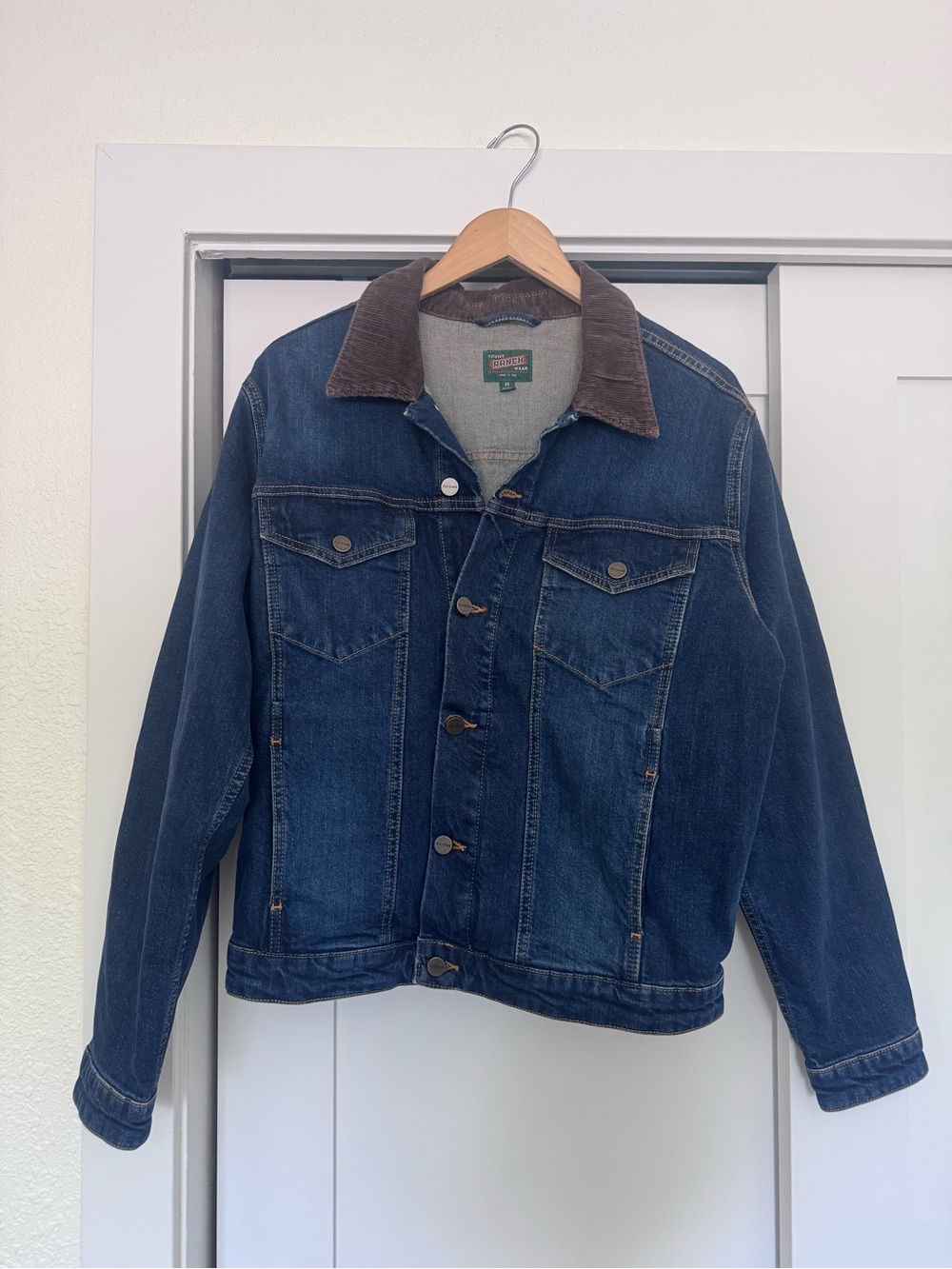 Tecovas‎ Denim Trucker Jacket Size Medium